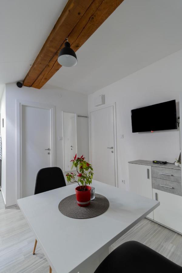 Hill Apartman - Maksimir Rebro Загреб Екстер'єр фото