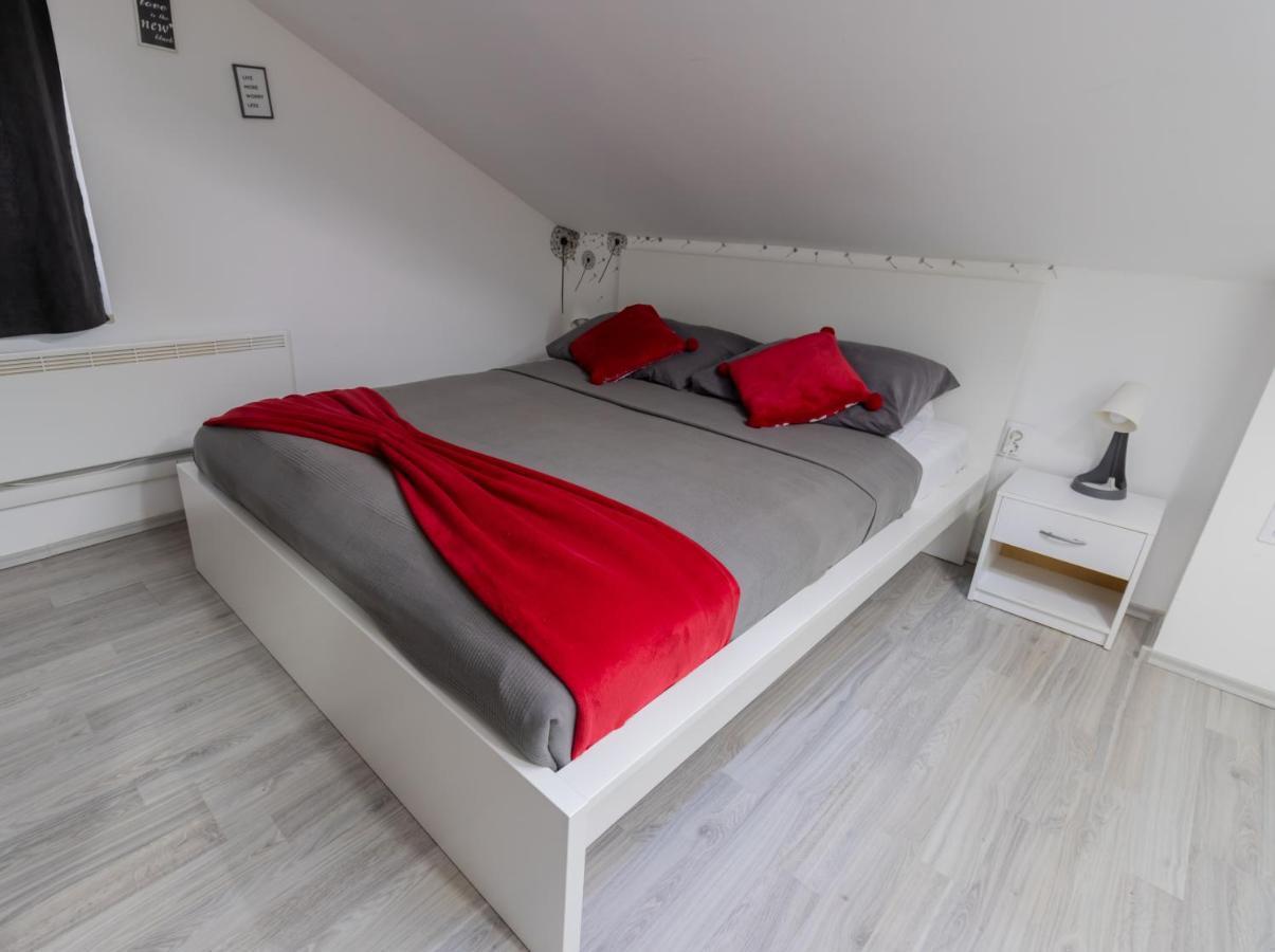 Hill Apartman - Maksimir Rebro Загреб Екстер'єр фото